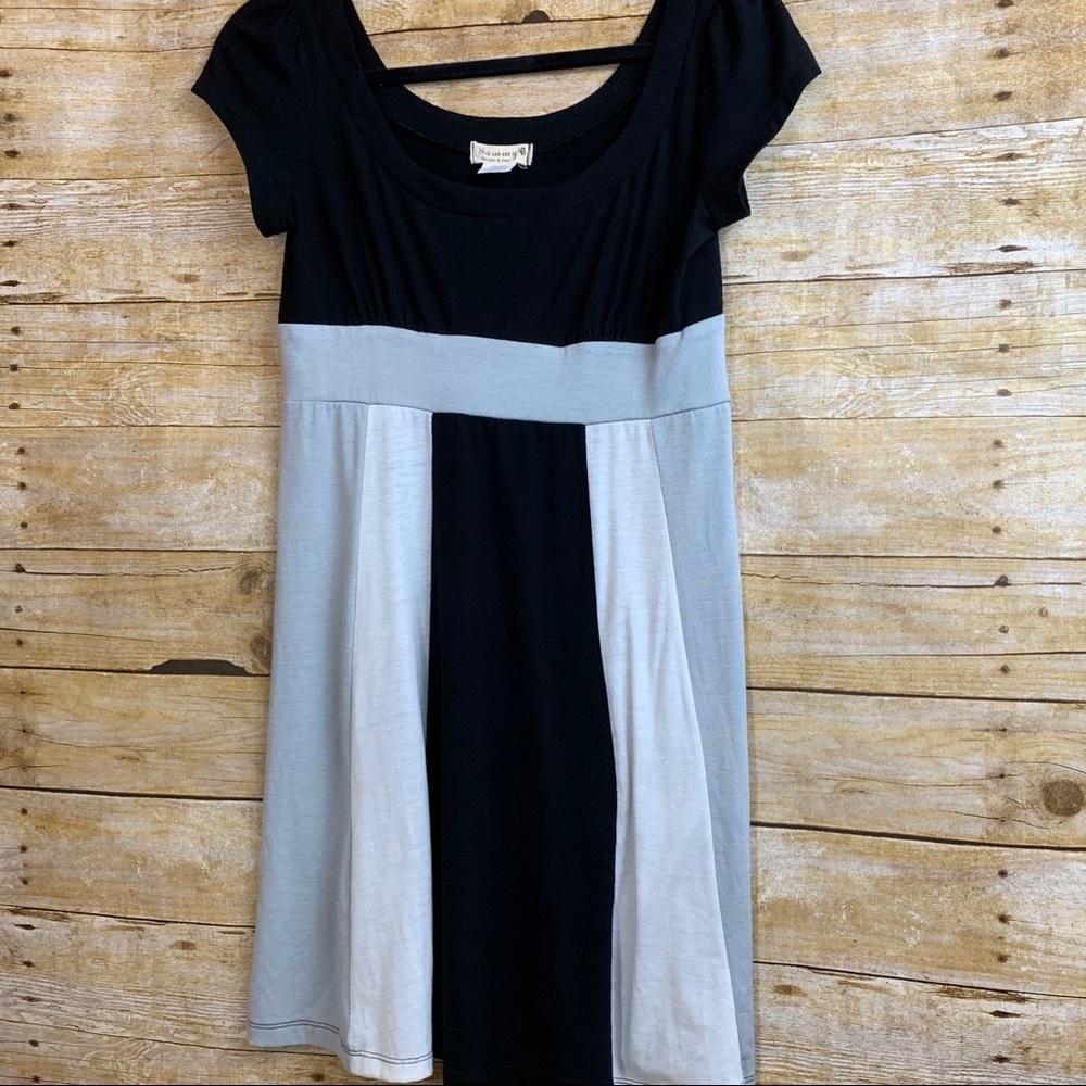 SAMMY by Max & Sam. Dress SZ M black and gray.....